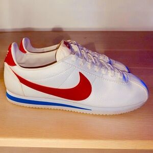 Nike Classic Cortez Forrest Gump White Red Casual
Men SIZE 10 749571-154 -2018